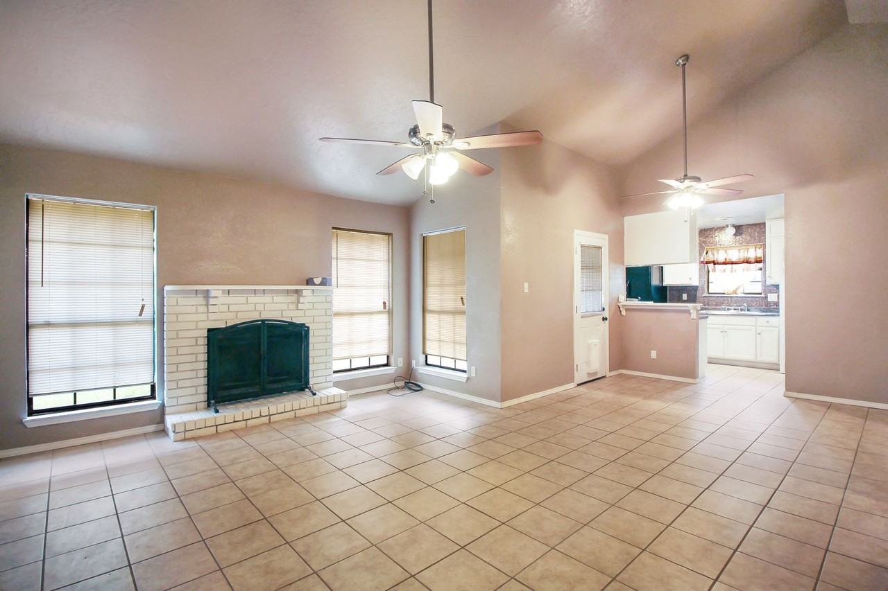 5922 San Joaquin - Photo 3 of 12