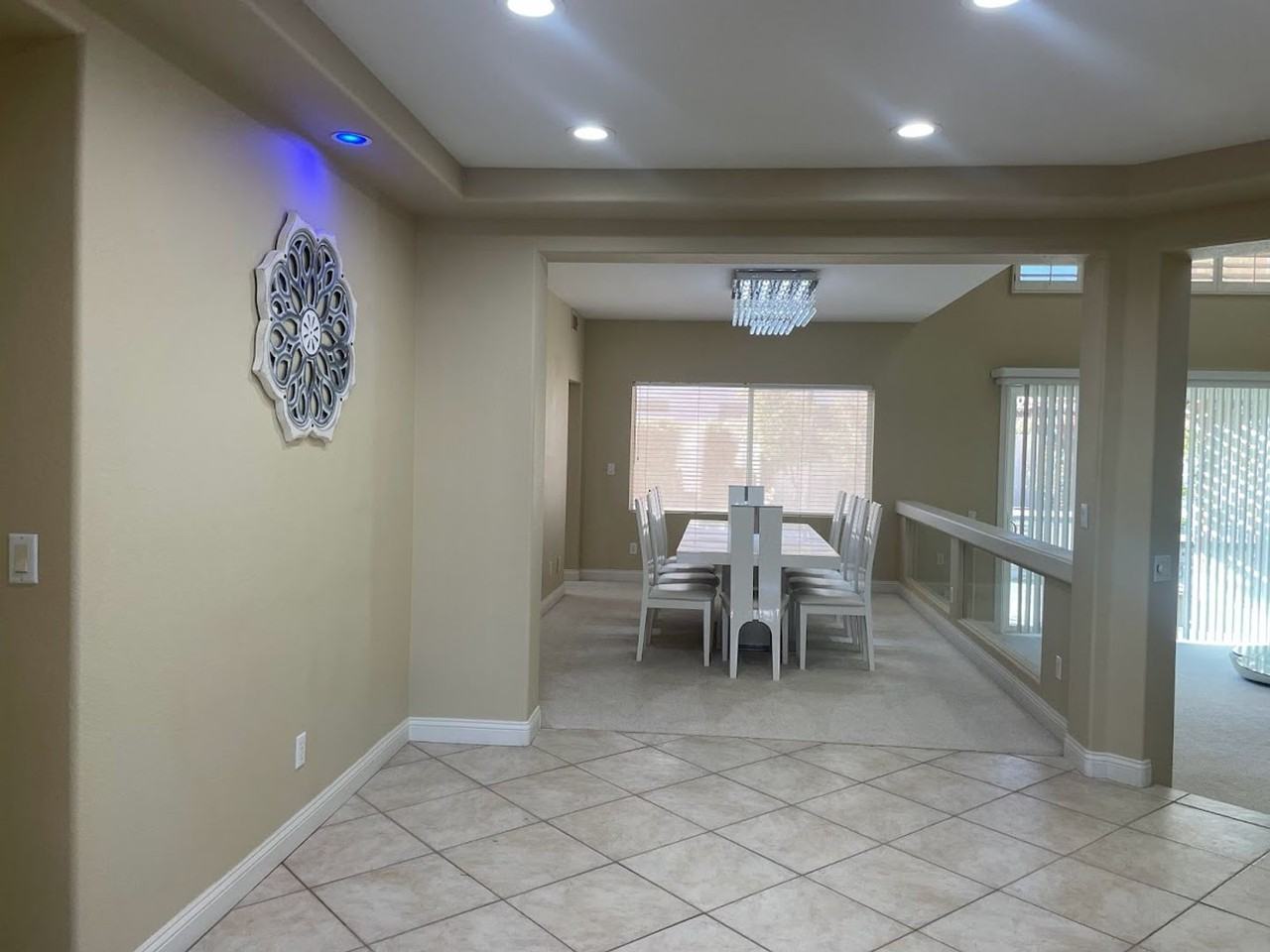 8757 Castle Hill Ave - Photo 5 of 50