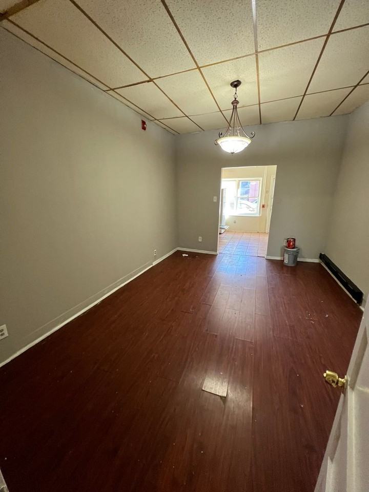 3056 Richmond St - Photo 7 of 20