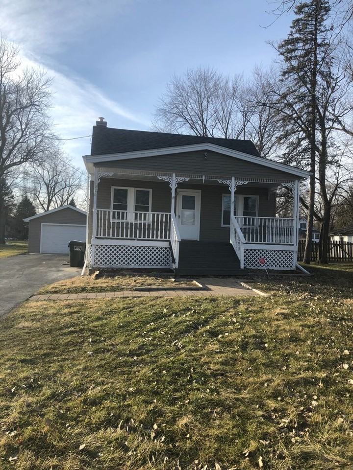 17926 Locust St - Photo 3 of 7