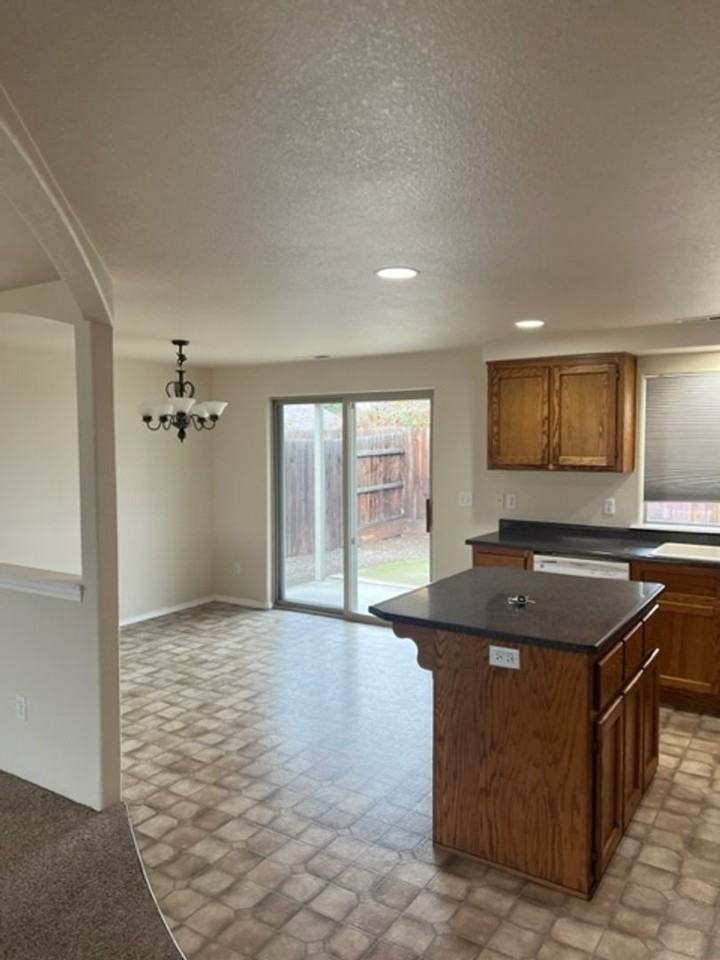 2346 Stonefield Way - Photo 3 of 32