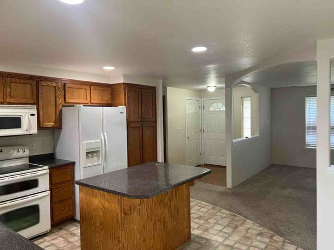 2346 Stonefield Way - Photo 7 of 32