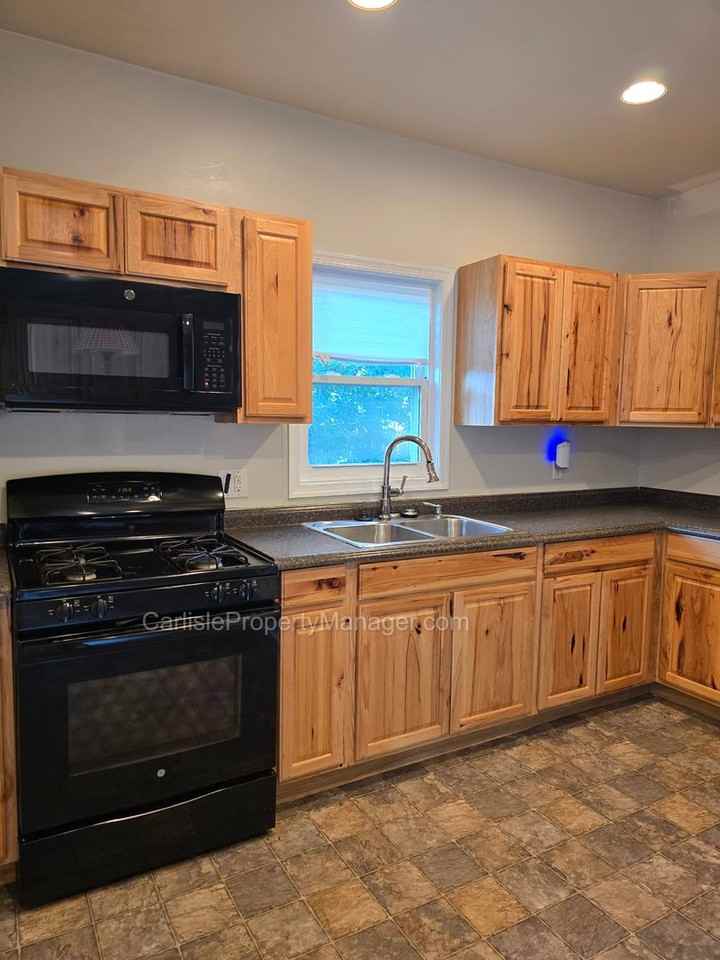 616 W Louther St - Photo 4 of 12