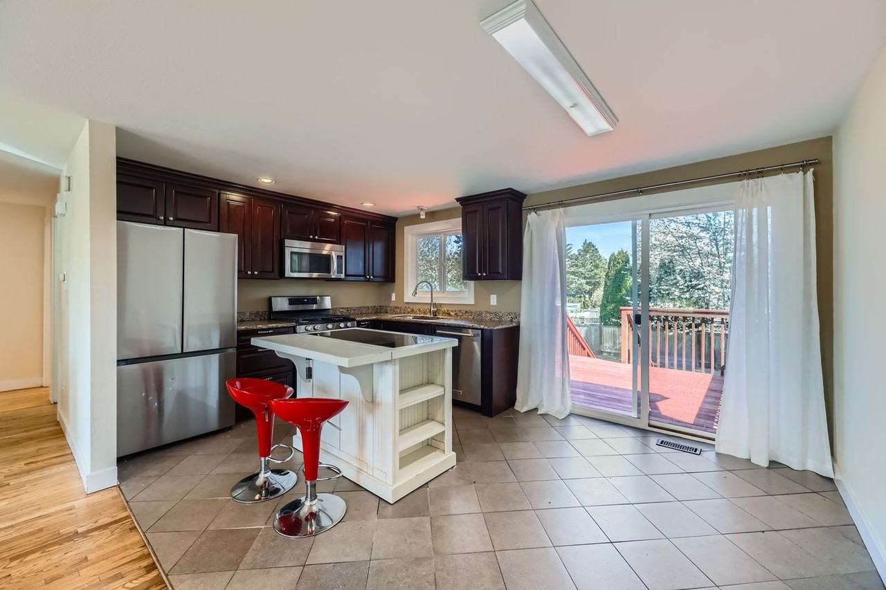 14252 79th Ave Ne - Photo 2 of 26