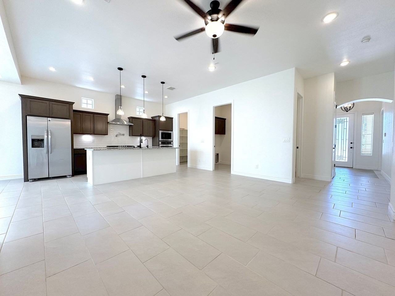 13059 Cleethorpes Street - Photo 5 of 29