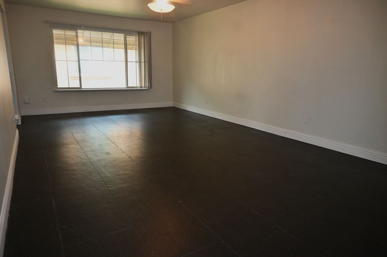 2330 51st Ave - Photo 3 of 14