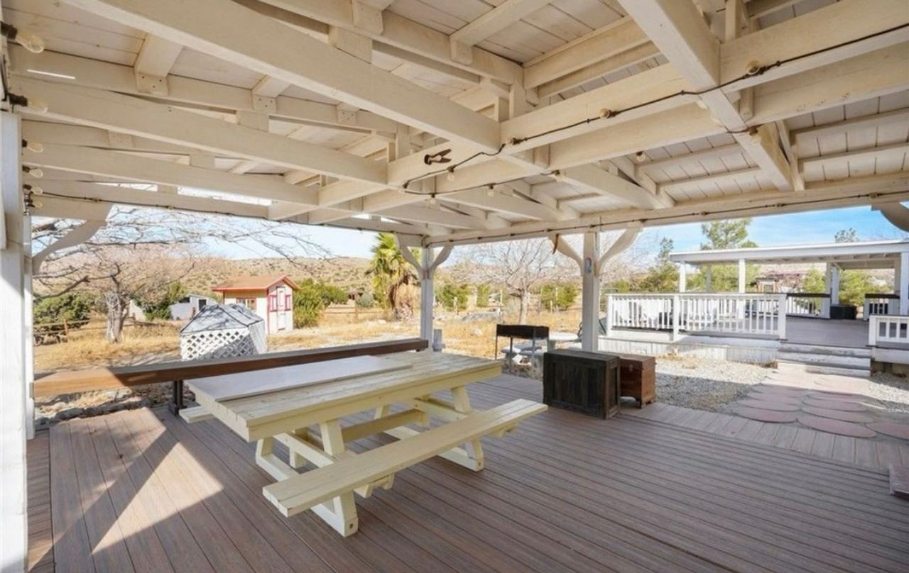 11657 Fort Tejon Rd - Photo 2 of 6