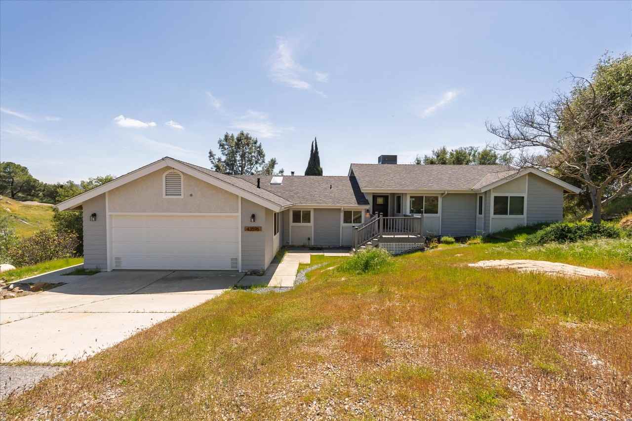 43596 Cedar Grove Ct #NA - Photo 2 of 37