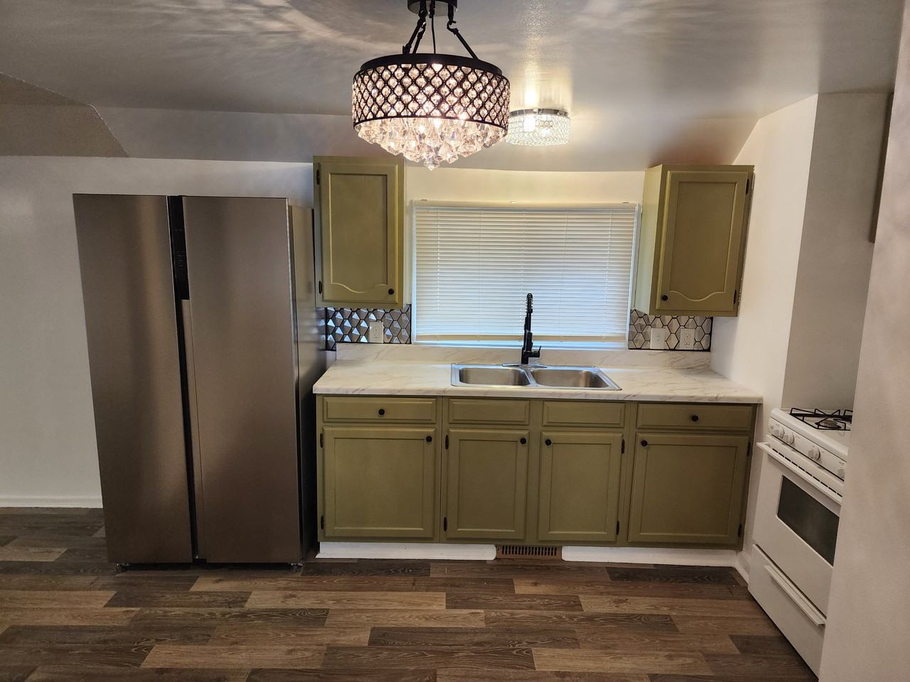 1709 Adelaide St #NA - Photo 2 of 24