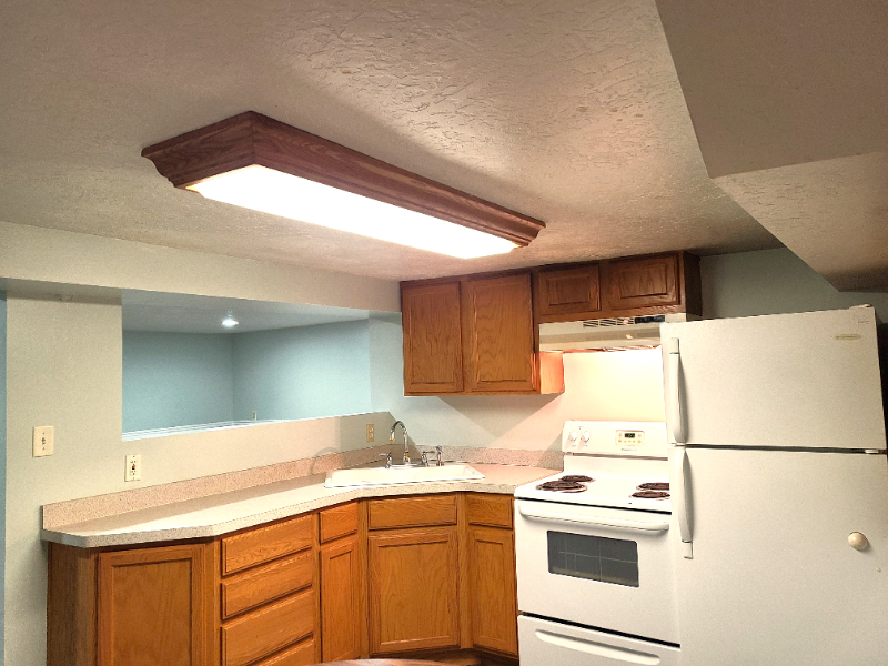 621 E Bryan Ave - Photo 5 of 11