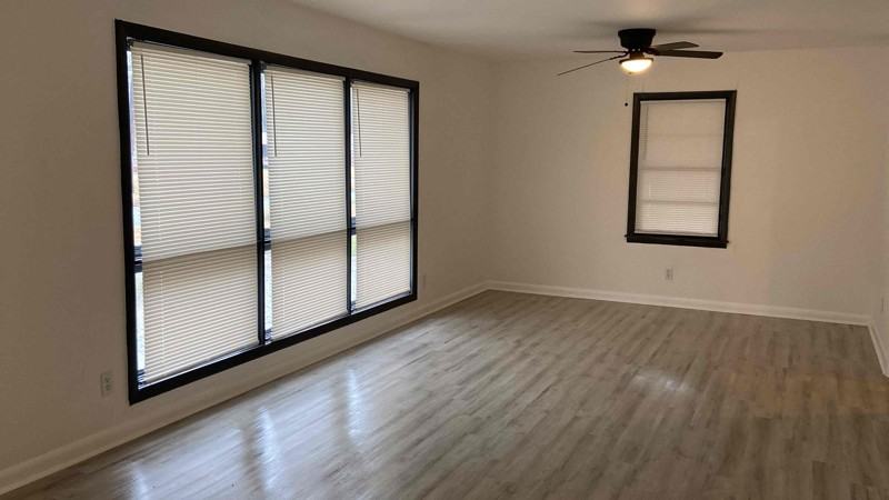 2558 Rice St - Photo 3 of 12