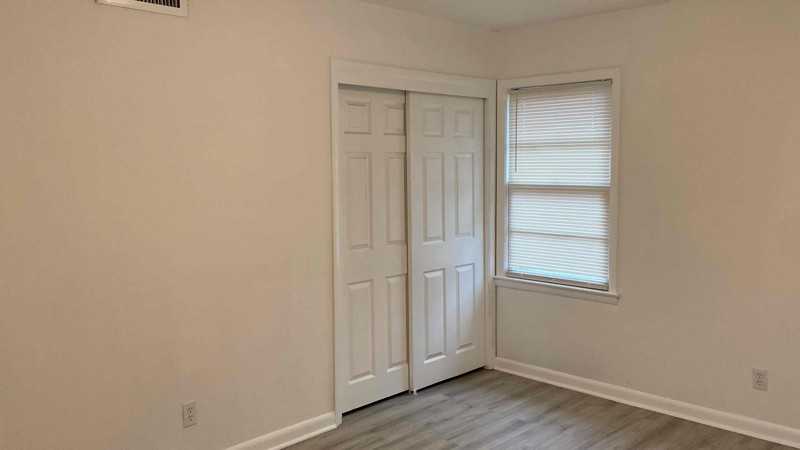 2558 Rice St - Photo 4 of 12