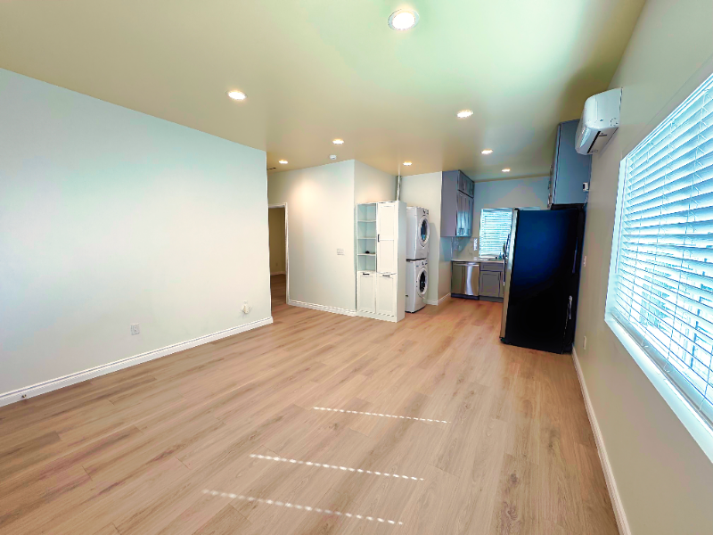 10200 Nadine St #B - Photo 3 of 12