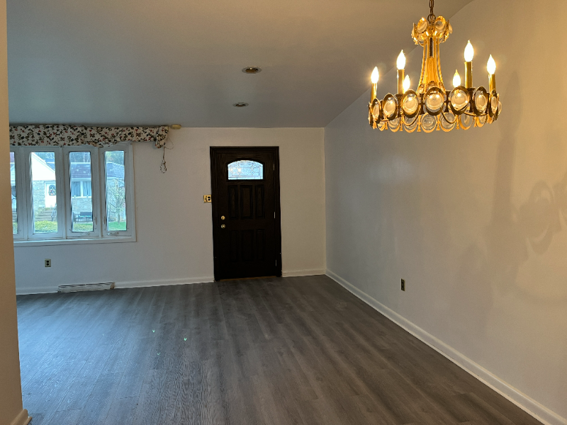 594 Wanamaker Rd - Photo 3 of 20