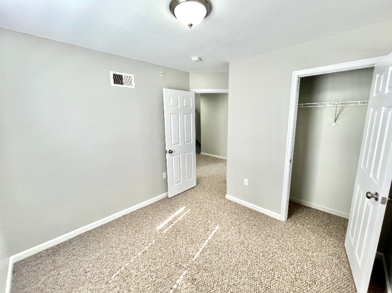 209 High Pointe Dr - Photo 2 of 20