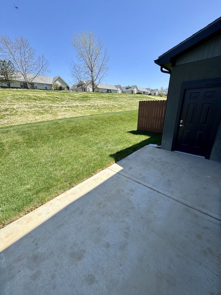 8425 Valley Spring Drive - Photo 4 of 10