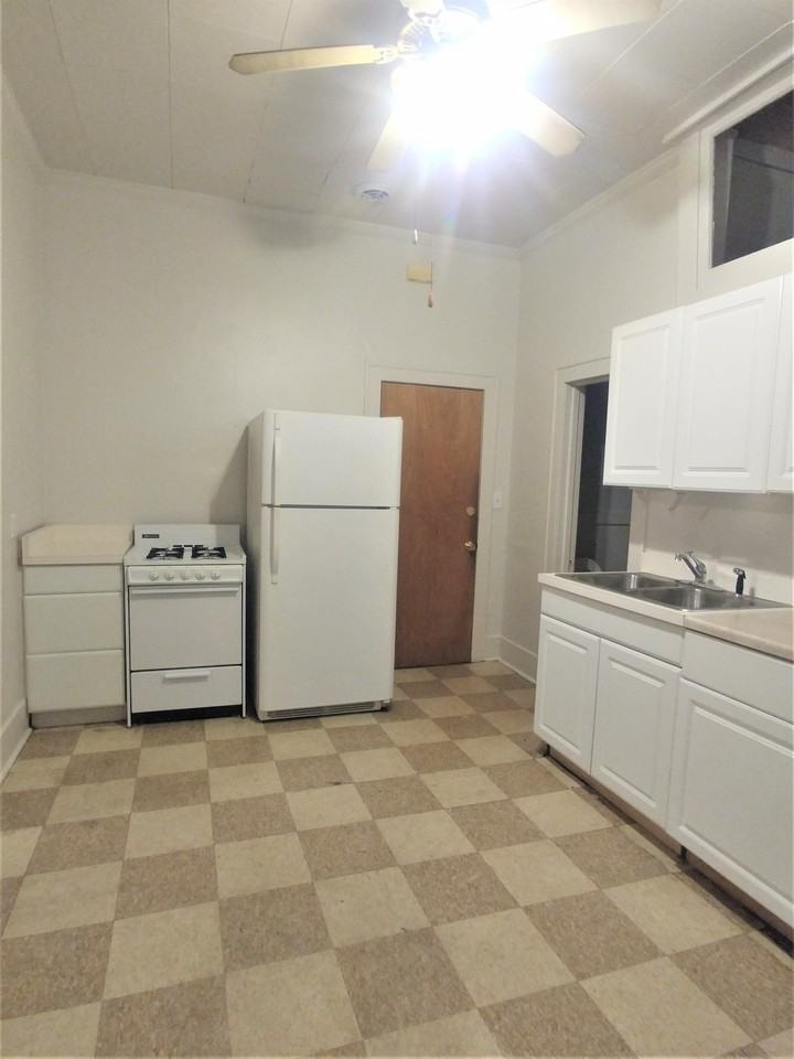 135 / 5,7,9 N Main St - Photo 2 of 6