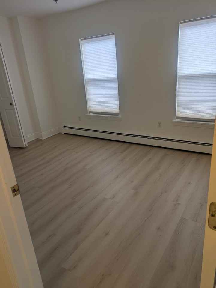 646 - 654 Main Street - Photo 3 of 13