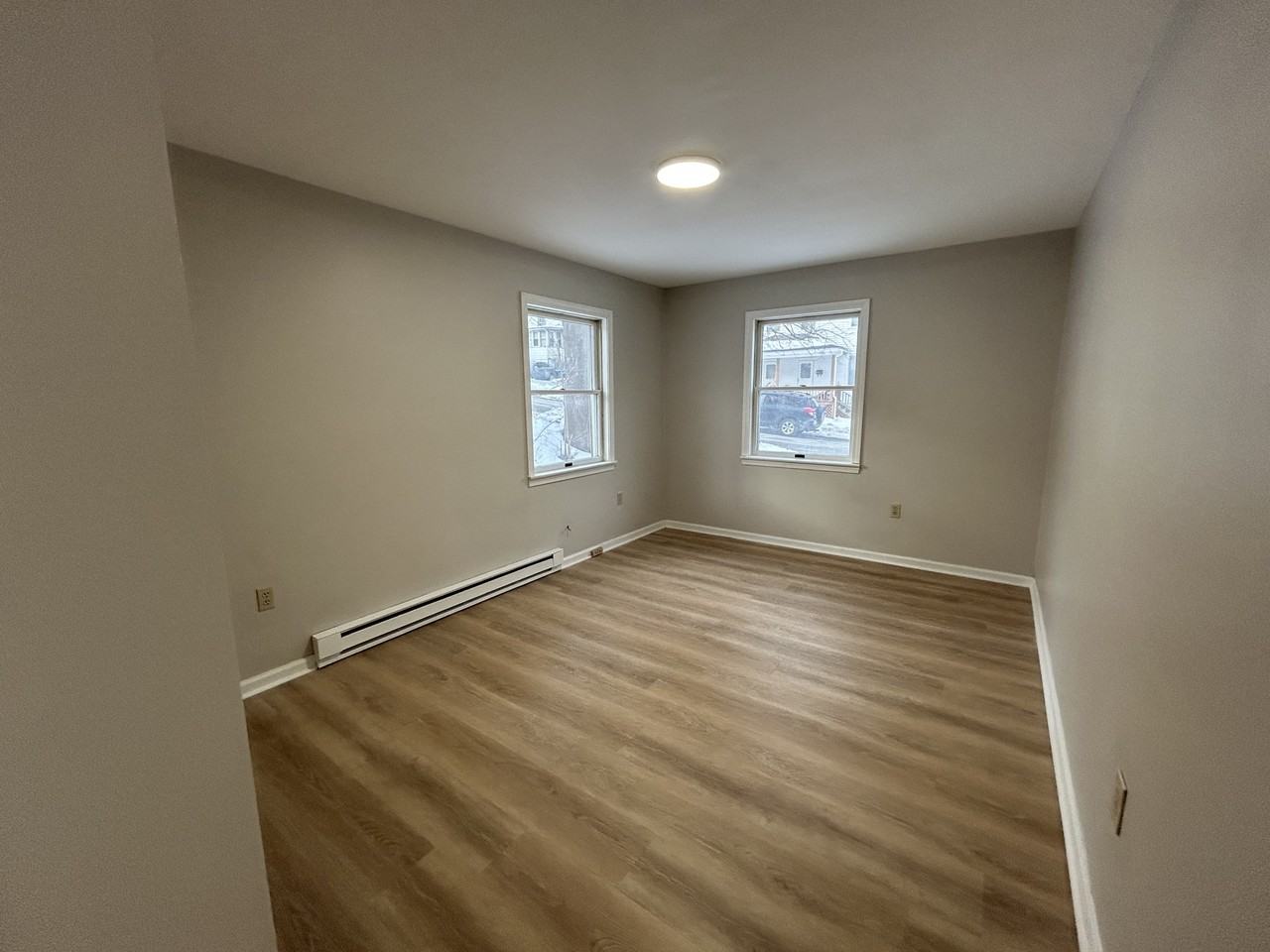 37 Monroe St - Photo 4 of 5