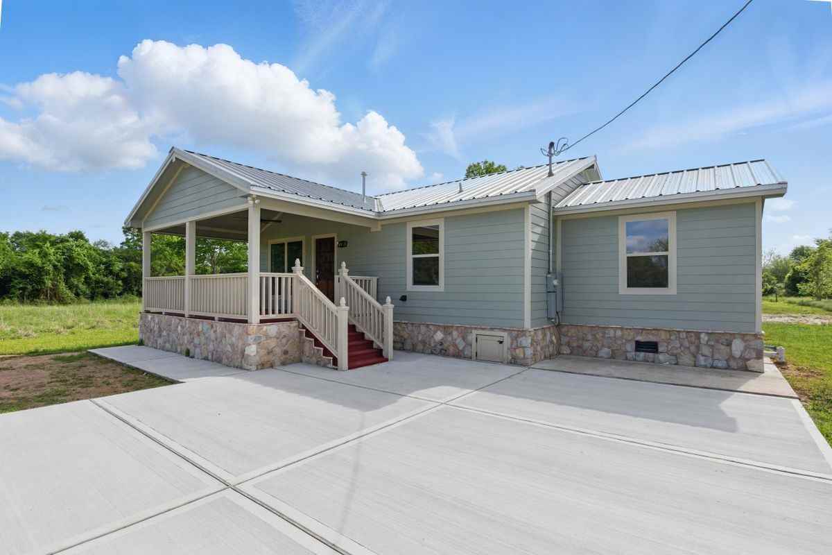 924 24th Street Street - Photo 2 of 27