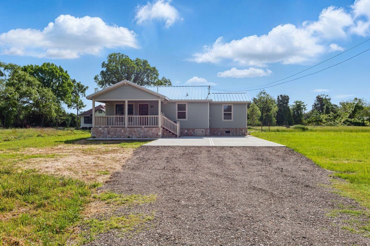 924 24th Street Street - Photo 3 of 27