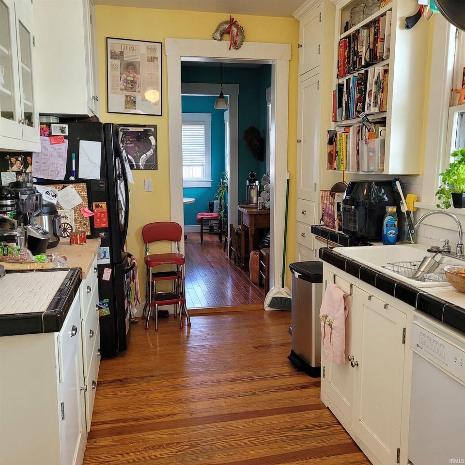 720 South Park Avenue - Photo 4 of 14