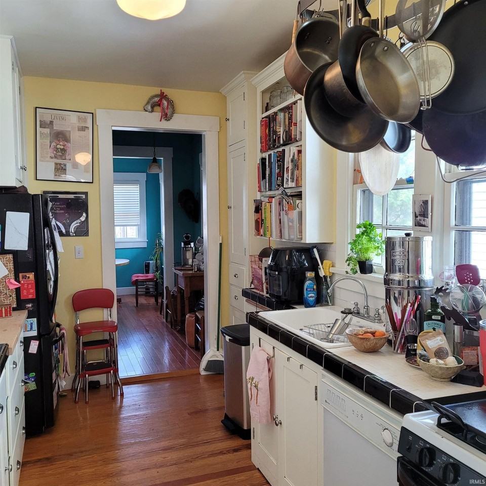 720 South Park Avenue - Photo 5 of 14