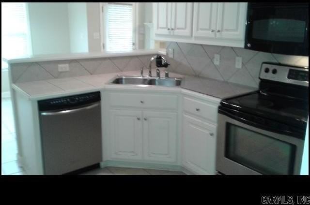 31 Congressional Dr - Photo 6 of 22