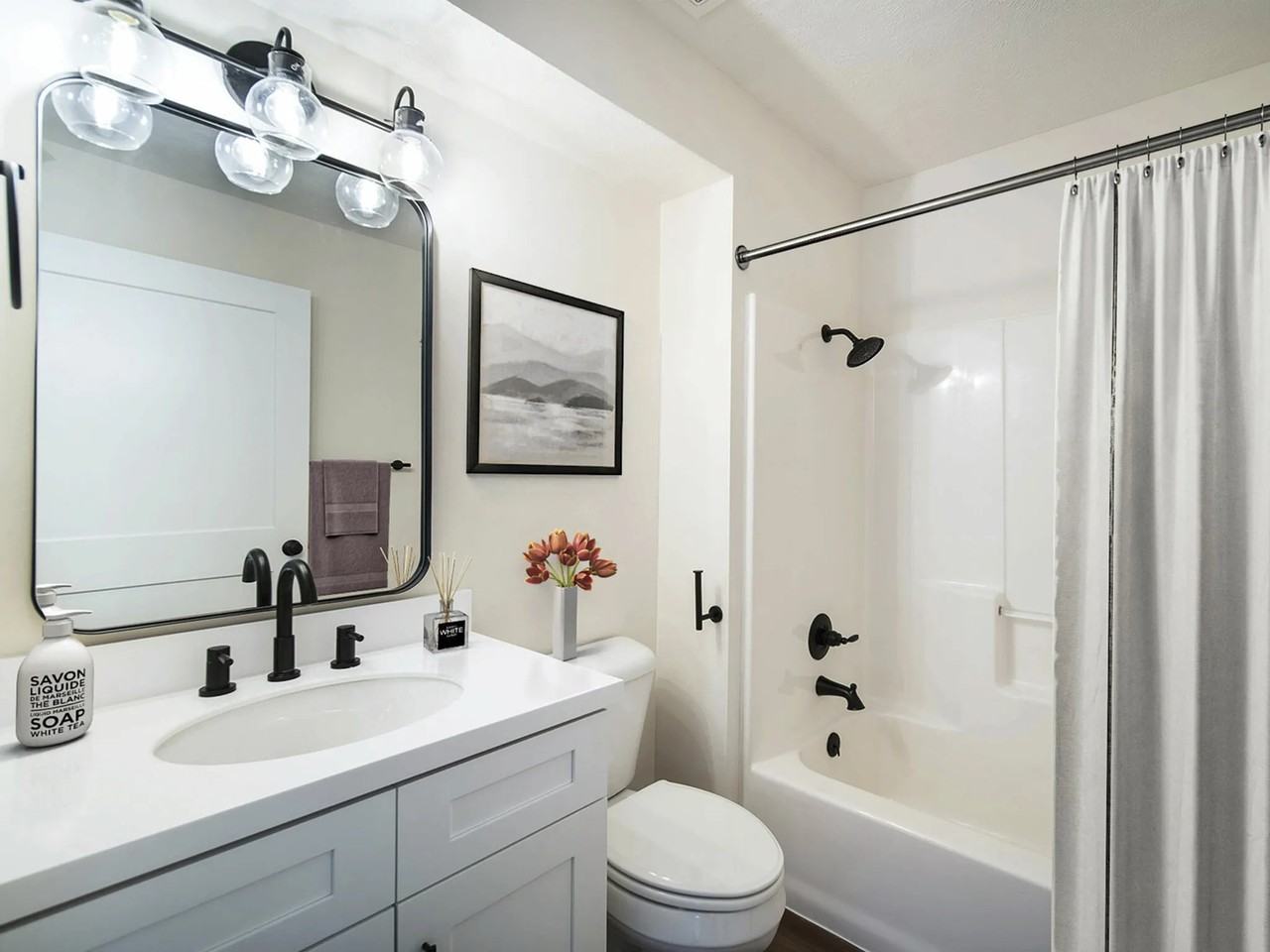 Hawthorn Suites Apartments - Photo 6 of 34