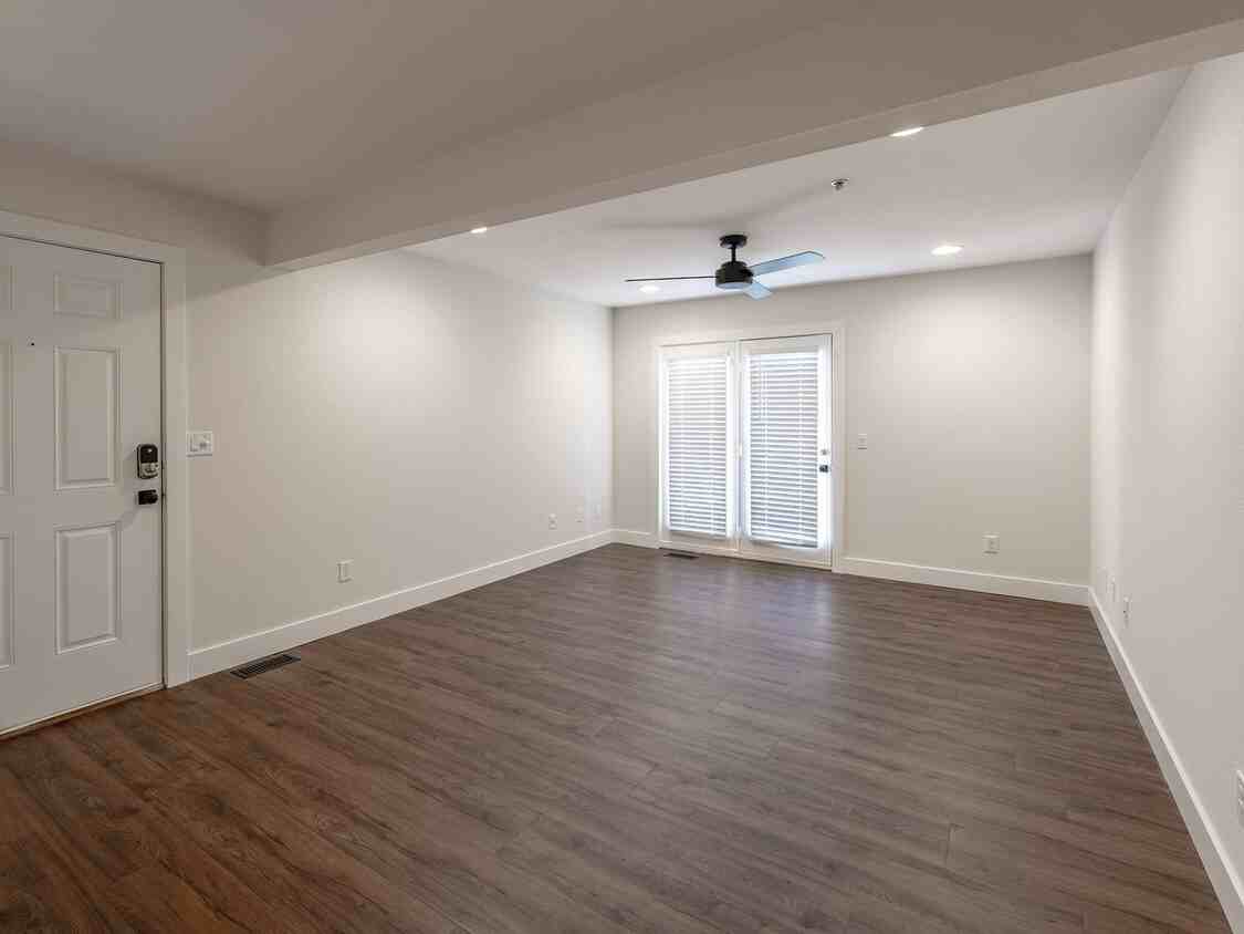 Highland Park Apartments - Photo 7 of 35