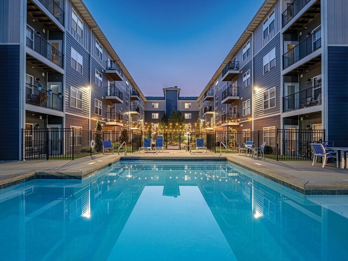 The Falcon of Southern Hills - Photo 4 of 37