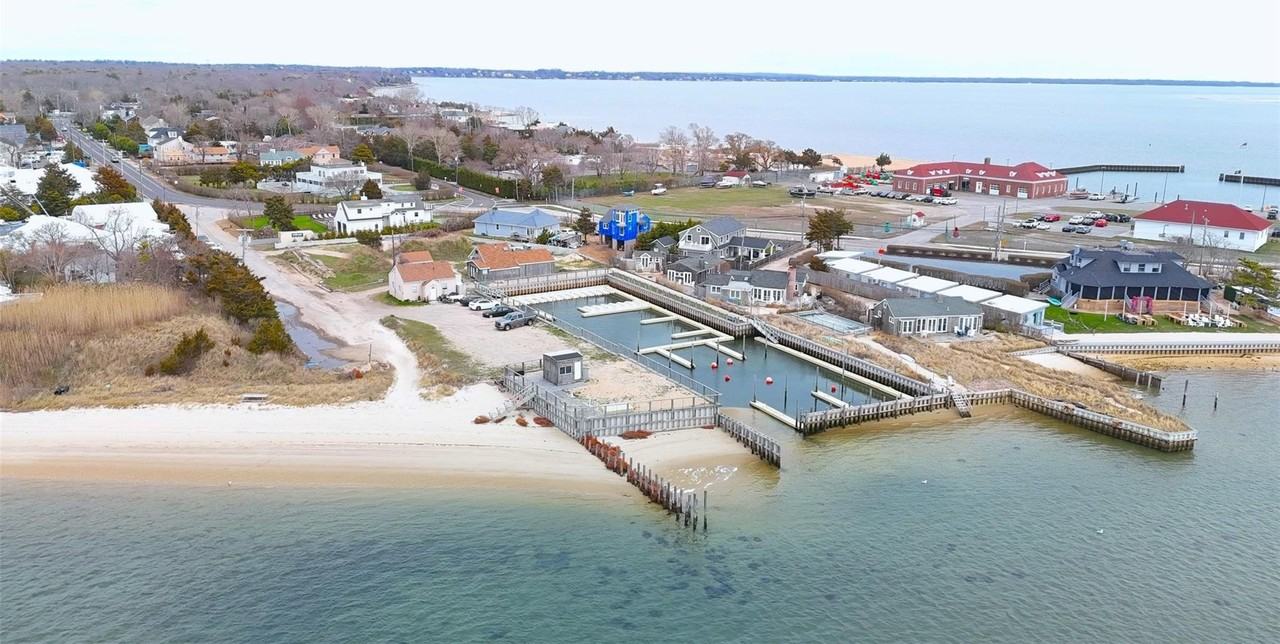 87 Foster Ave - Photo 6 of 34