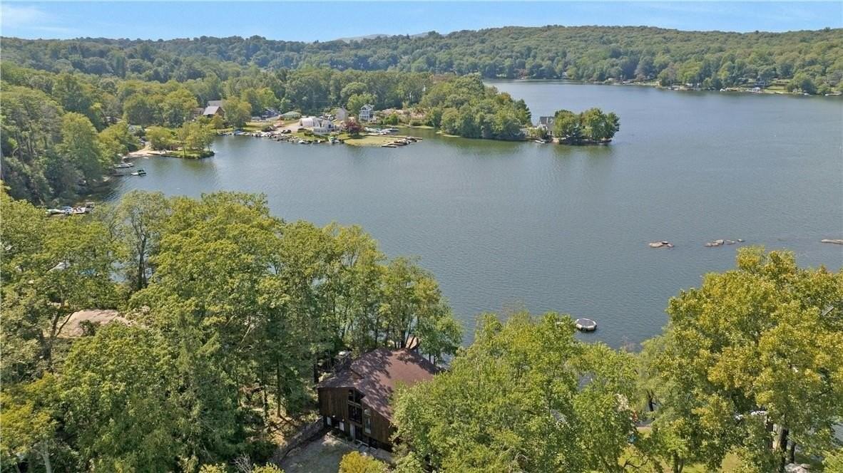 7 Wildwood Ln - Photo 4 of 36