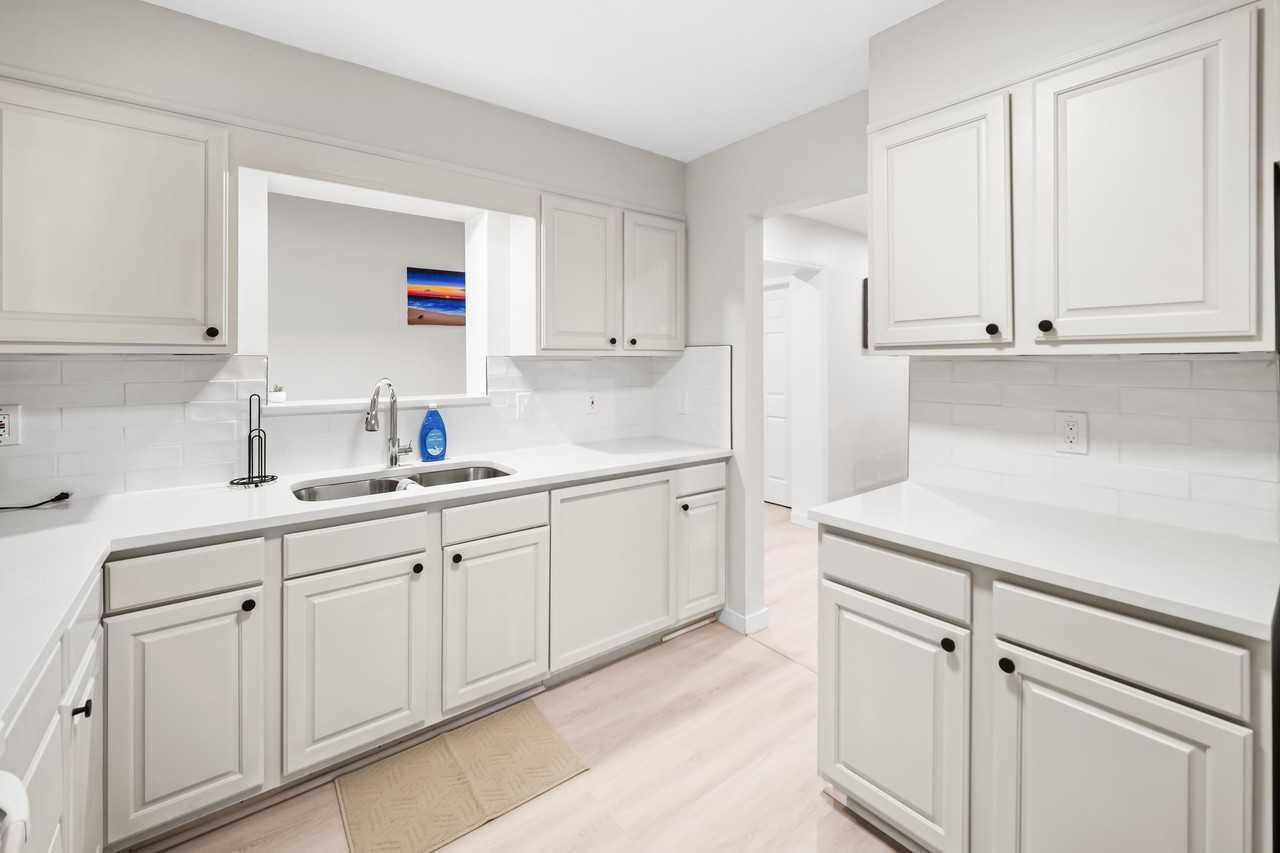 Rogero Rd - Photo 3 of 12