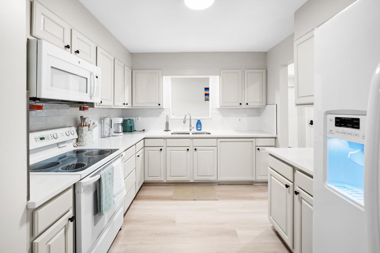 Rogero Rd - Photo 6 of 12