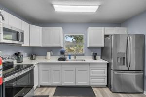 featured image of N 49th St