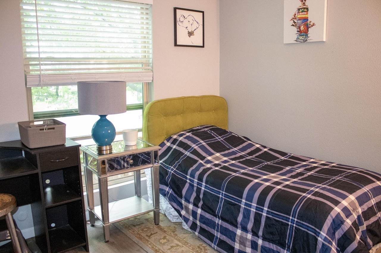 Las Brisas St - Photo 6 of 11