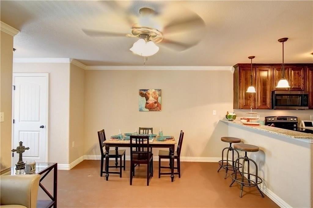 701 S Lillian St - Photo 7 of 24