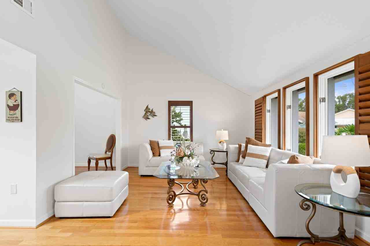 2626 Southeast Erickson Drive - Photo 6 of 48