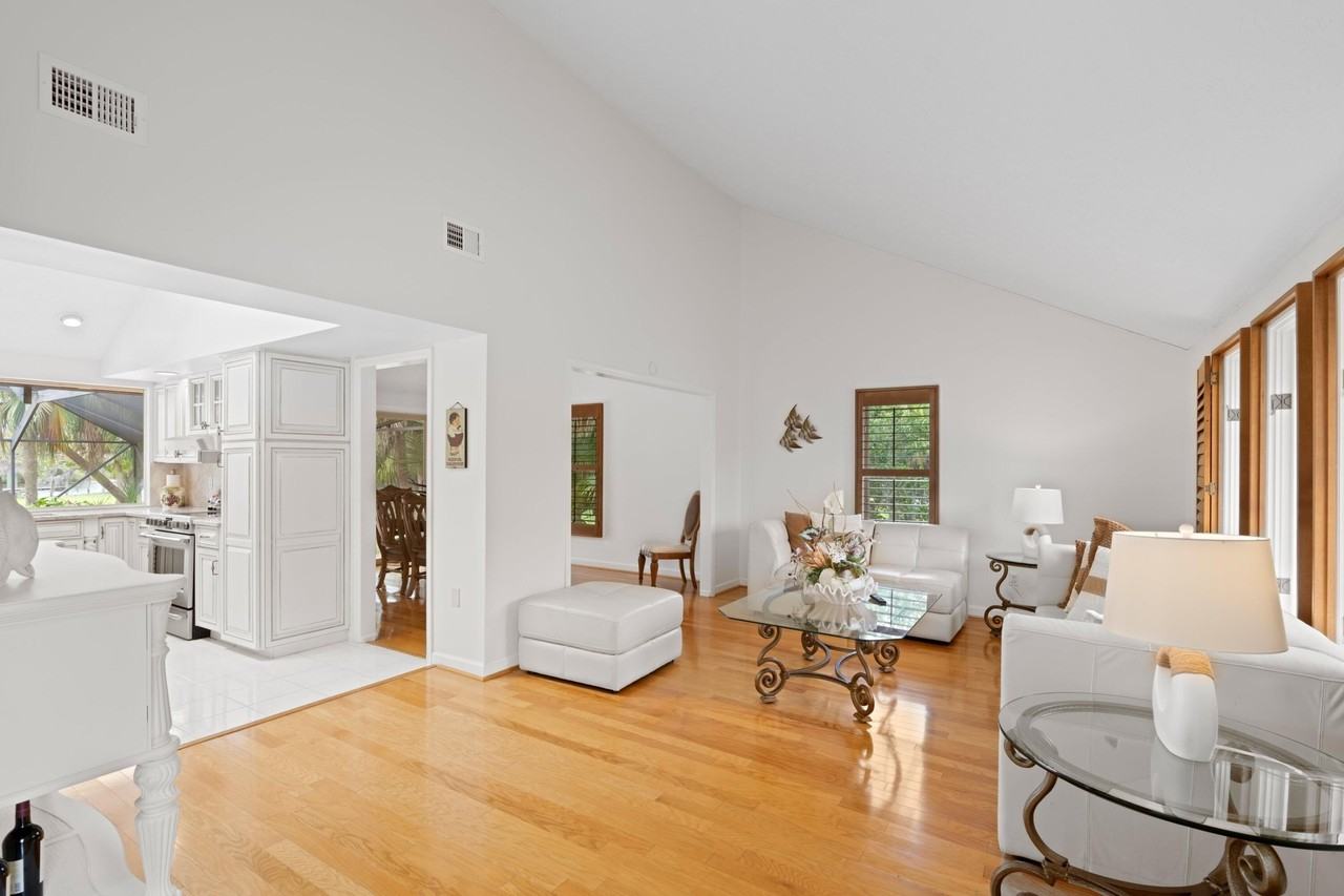 2626 Southeast Erickson Drive - Photo 7 of 48