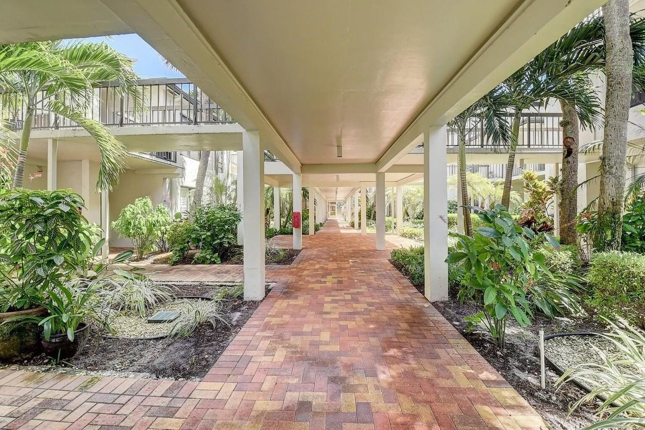 830 Greensward Ct #107H - Photo 3 of 40