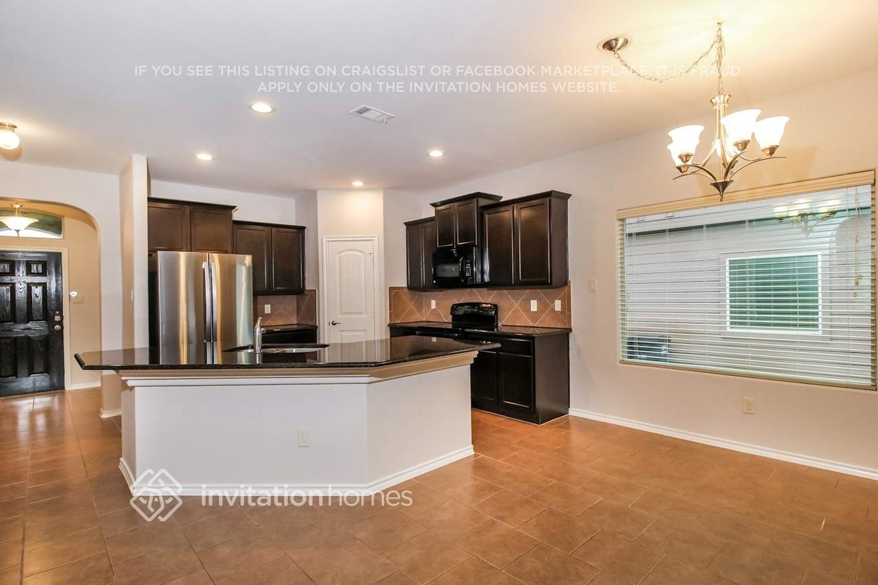 717 Santa Rosa Dr - Photo 5 of 16