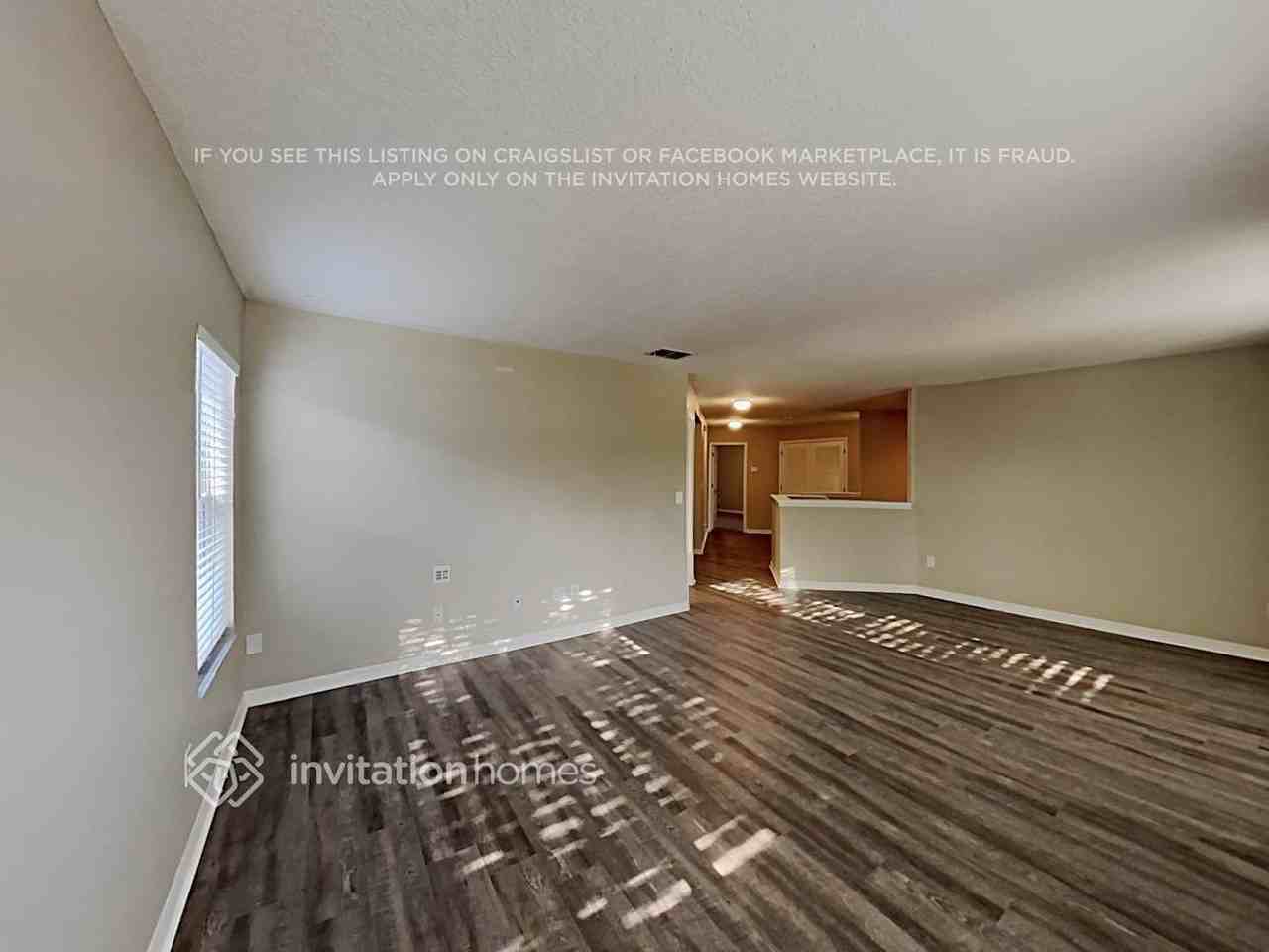 7444 Bridgeview Dr - Photo 6 of 20