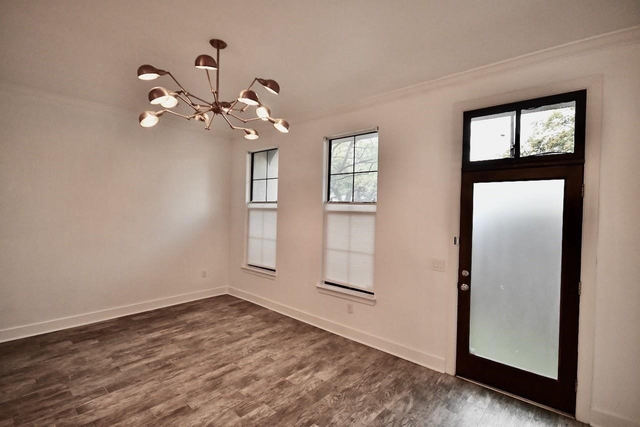 1602 Elgin St - Photo 5 of 16