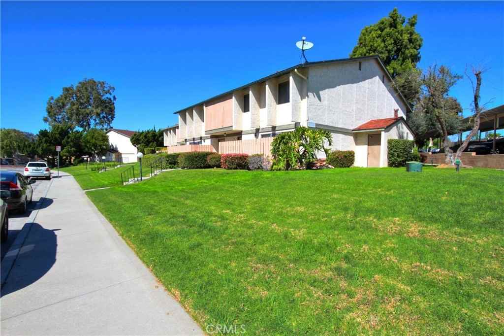 2300 S Hacienda Boulevard G8 G8 - Photo 2 of 21