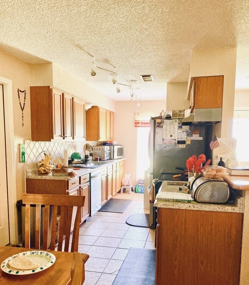 222 Success St - Photo 5 of 23