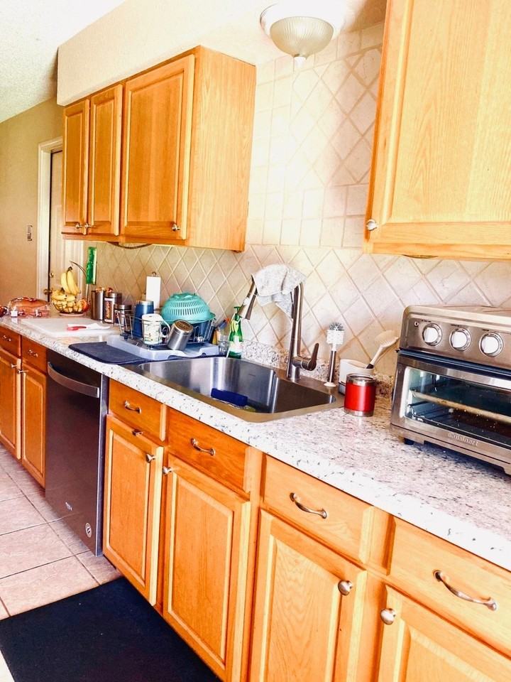 222 Success St - Photo 6 of 23