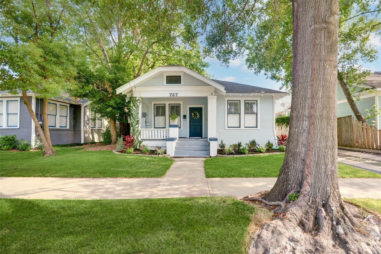 727 Pecore St - Photo 2 of 44