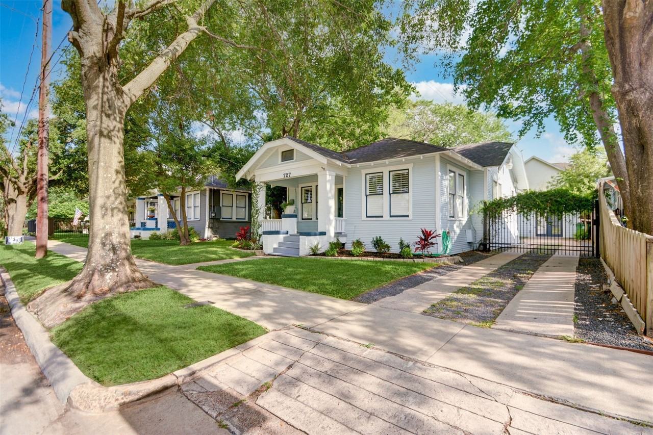 727 Pecore St - Photo 3 of 44