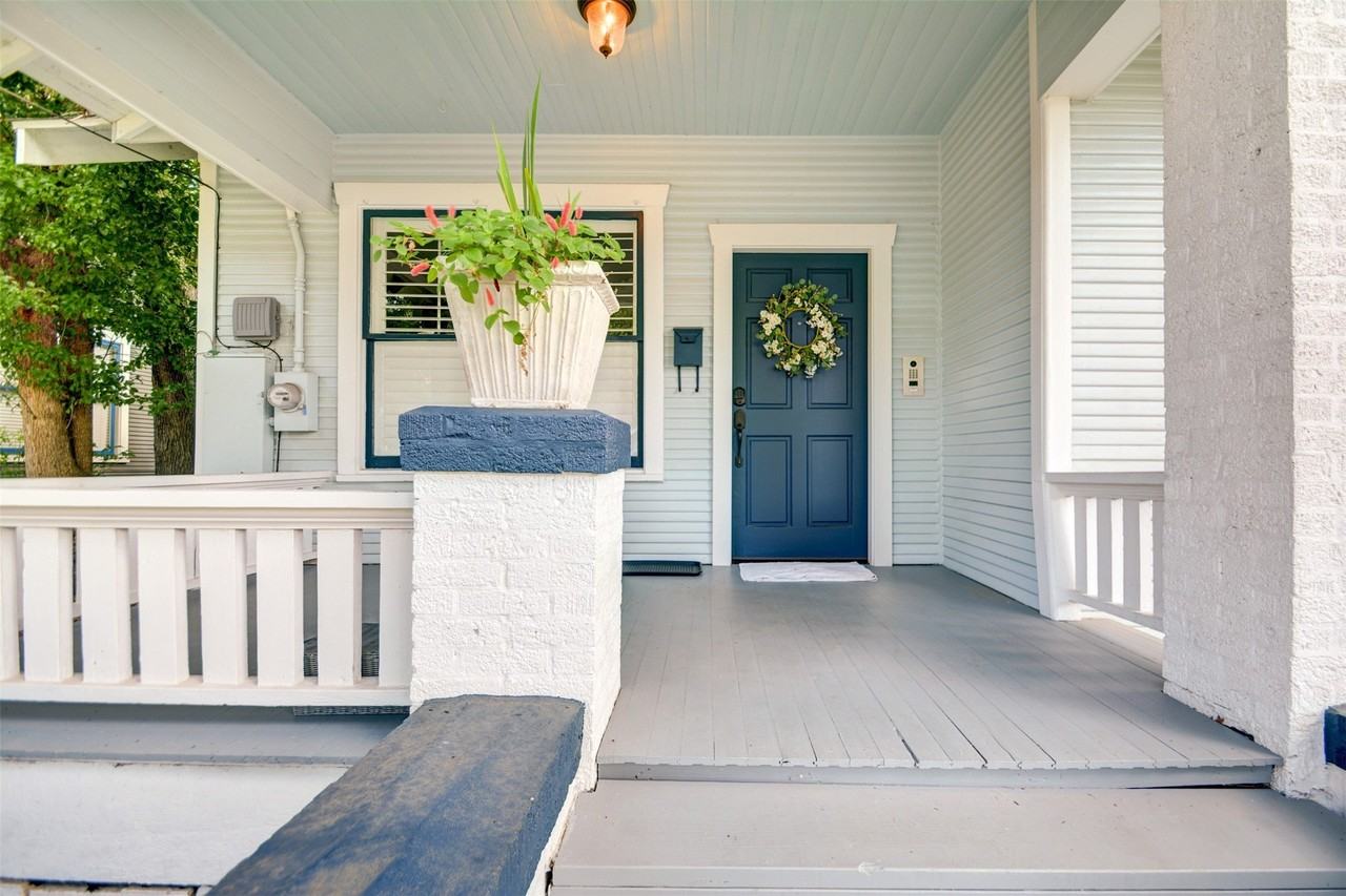 727 Pecore St - Photo 4 of 44